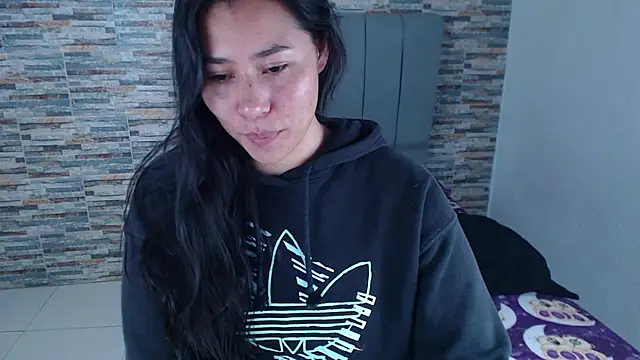 Snapshot of _joy_yva chatting on 10.26.25 joy yva online show from 10.26.25