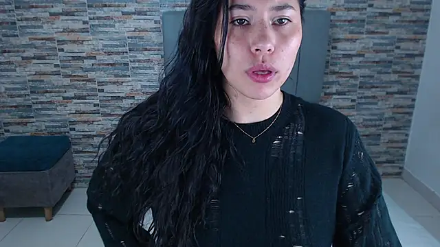 Snapshot of _joy_yva chatting on 10.30.25 joy yva online show from 10.30.25