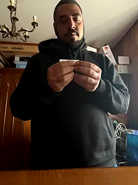 Snapshot of Dikkiduohottt chatting on 11.26.25 Dikkiduohottt online show from 11.26.25