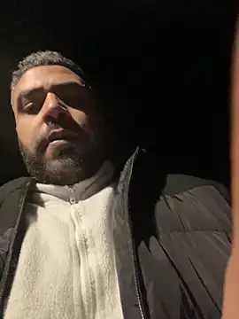 Snapshot of Dikkiduohottt chatting on 01.18.26 Dikkiduohottt online show from 01.18.26