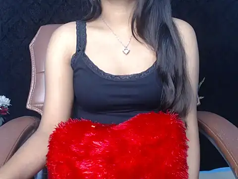 Snapshot of Wish_Queen chatting on 11.02.25 Wish Queen online show from 11.02.25