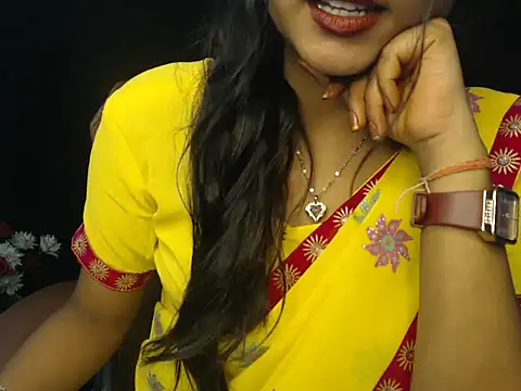 Snapshot of Wish_Queen chatting on 11.05.25 Wish Queen online show from 11.05.25