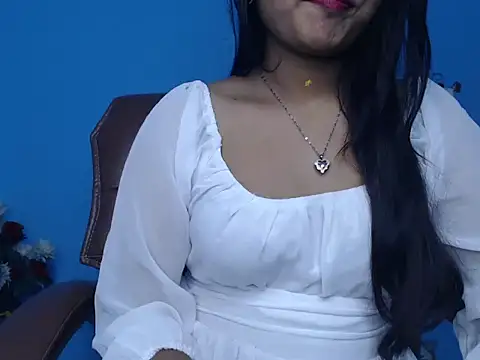 Snapshot of Wish_Queen chatting on 11.18.25 Wish Queen online show from 11.18.25