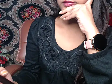 Snapshot of Wish_Queen chatting on 12.17.25 Wish Queen online show from 12.17.25