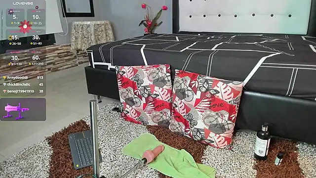 valeria hurtado online show from 12.18.24