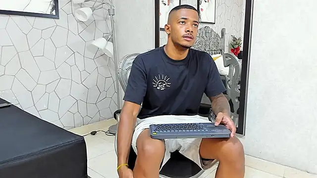 Snapshot of jackmacson chatting on 12.09.24 jackmacson online show from 12.09.24