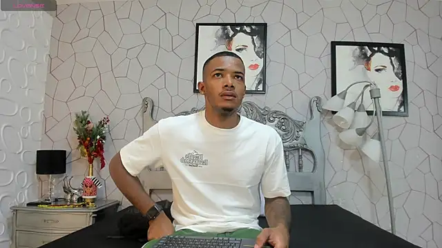 Snapshot of jackmacson chatting on 01.09.25 jackmacson online show from 01.09.25