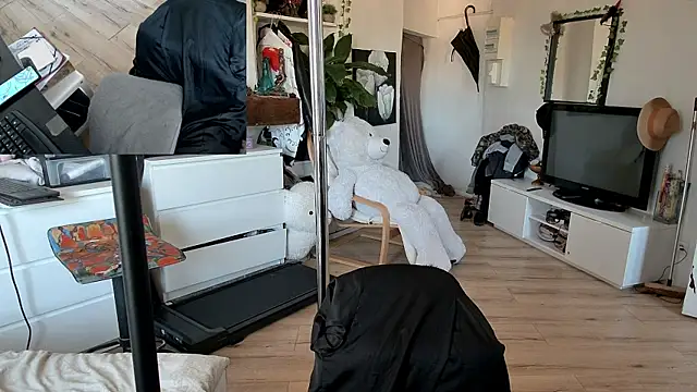 CeriseLapine online show from 11.18.25