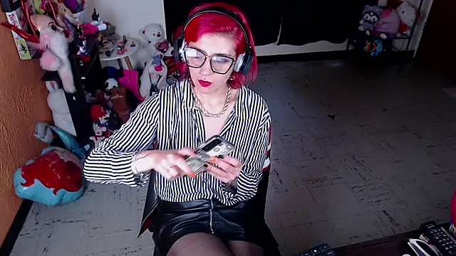 MissMiia2 online show from 02.07.25