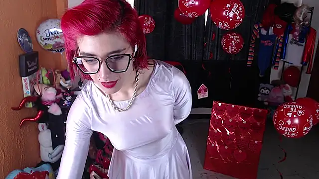 MissMiia2 online show from 02.15.25