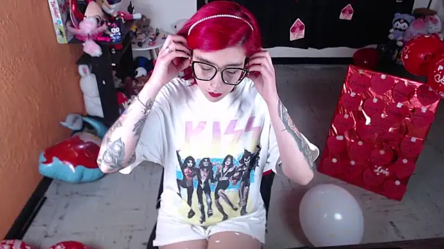 MissMiia2 online show from 02.20.25