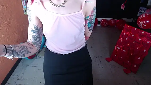 MissMiia2 online show from 02.23.25