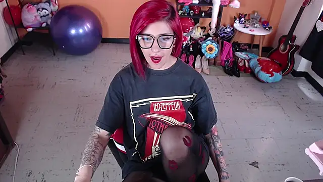 MissMiia2 online show from 03.21.25