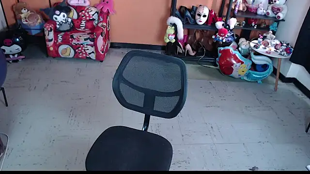 Snapshot of MissMiia2 chatting on 02.15.26 MissMiia2 online show from 02.15.26