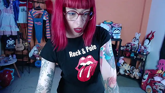 Snapshot of MissMiia2 chatting on 02.26.26 MissMiia2 online show from 02.26.26