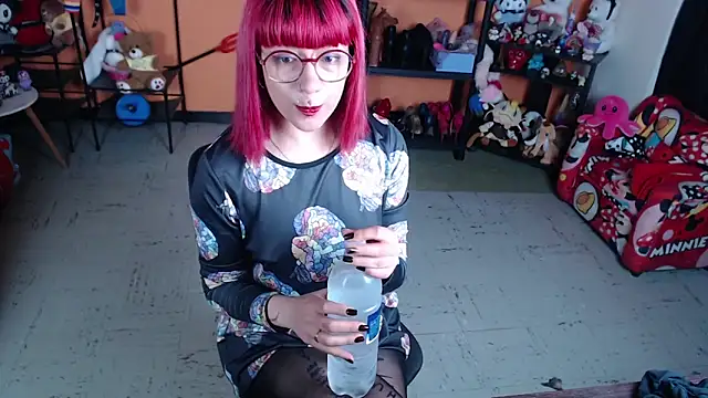 Snapshot of MissMiia2 chatting on 03.20.26 MissMiia2 online show from 03.20.26