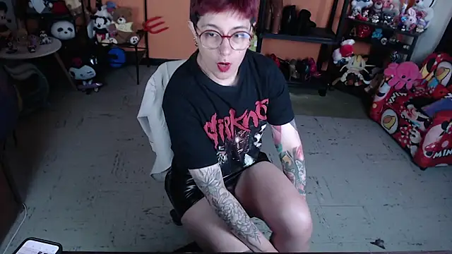 MissMiia2 online show from 05.25.26