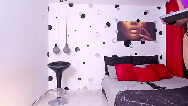 Snapshot of walton_victoria chatting on 01.04.25 walton victoria online show from 01.04.25