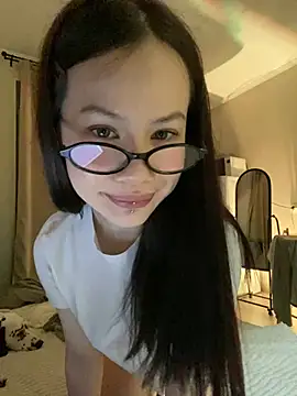 Snapshot of Anikka_Liam chatting on 02.24.25 Anikka Liam online show from 02.24.25