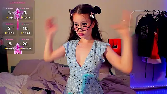 Snapshot of Anikka_Liam chatting on 10.10.25 Anikka Liam online show from 10.10.25