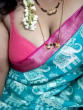 Snapshot of your-sameera chatting on 11.10.25 your-sameera online show from 11.10.25