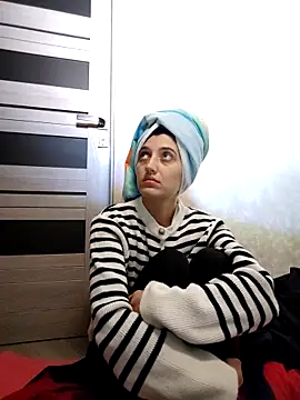 Snapshot of Iren chatting on 12.14.25 Iren online show from 12.14.25