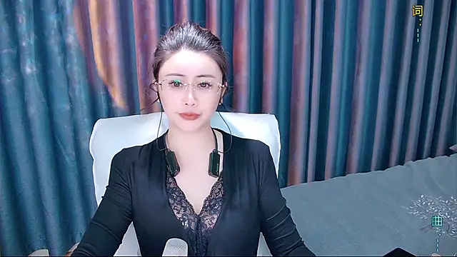 Snapshot of Daisy7_11 chatting on 11.27.25 Daisy7 11 online show from 11.27.25