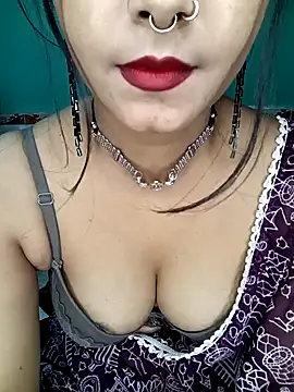 Diamond queeen online show from 12.21.24