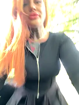 Snapshot of krysstal003 chatting on 10.26.25 krysstal003 online show from 10.26.25