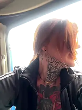 Snapshot of krysstal003 chatting on 12.03.25 krysstal003 online show from 12.03.25