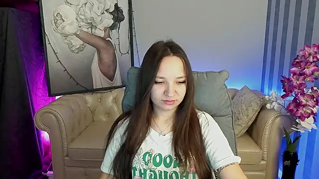 Snapshot of ElysLunar chatting on 12.13.24 ElysLunar online show from 12.13.24