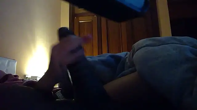 Snapshot of pumapatri chatting on 12.17.25 pumapatri online show from 12.17.25