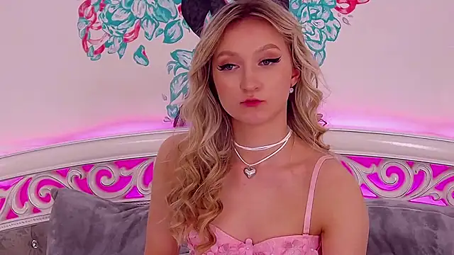 MiaNixan online show from 02.28.25