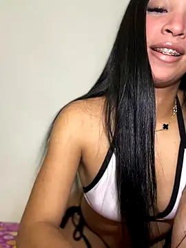 Snapshot of Nicole_cute1 chatting on 12.20.25 Nicole cute1 online show from 12.20.25