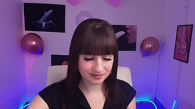 Snapshot of Violla_My chatting on 02.13.25 Violla My online show from 02.13.25
