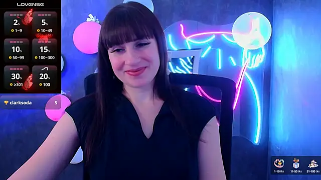 Snapshot of Violla_My chatting on 02.18.25 Violla My online show from 02.18.25