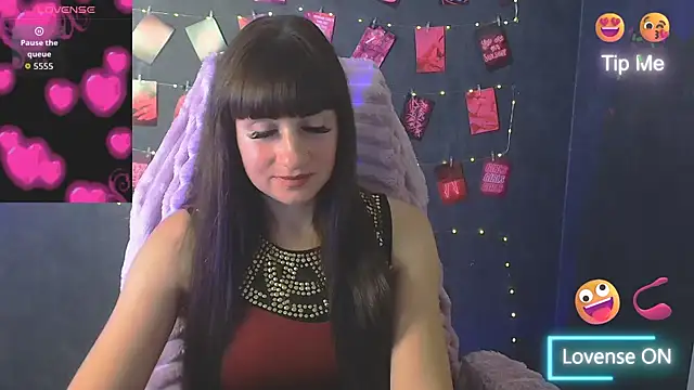 Snapshot of Violla_My chatting on 10.15.25 Violla My online show from 10.15.25