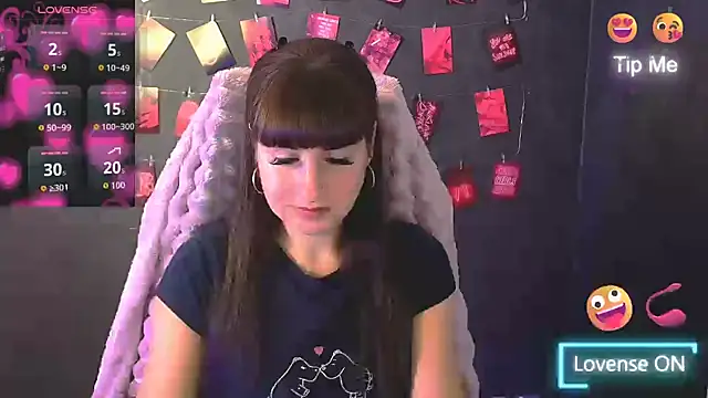 Snapshot of Violla_My chatting on 10.16.25 Violla My online show from 10.16.25