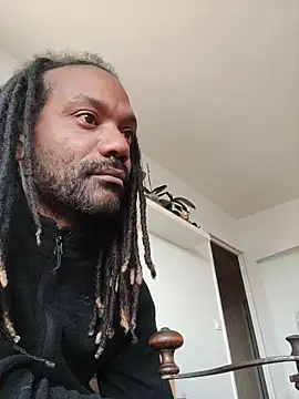 Snapshot of bas2ana chatting on 10.12.25 bas2ana online show from 10.12.25