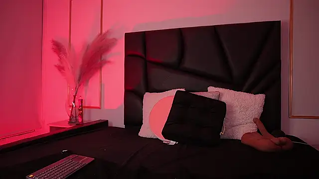 Tiffany sander online show from 12.16.25