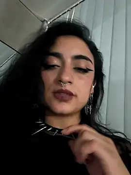 Lila Desiree online show from 12.15.25