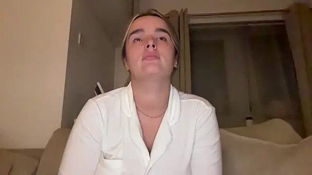 maisiesmithx online show from 10.29.25