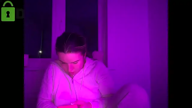 Snapshot of maisiesmithx chatting on 02.07.26 maisiesmithx online show from 02.07.26