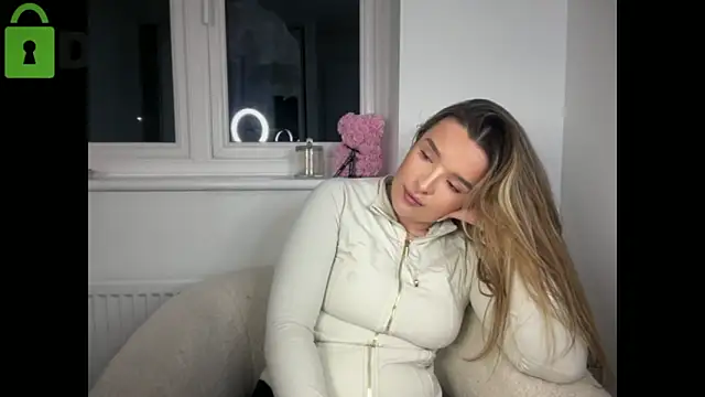 Snapshot of maisiesmithx chatting on 02.08.26 maisiesmithx online show from 02.08.26