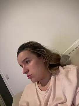 Snapshot of maisiesmithx chatting on 02.17.26 maisiesmithx online show from 02.17.26