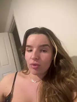 Snapshot of maisiesmithx chatting on 02.19.26 maisiesmithx online show from 02.19.26