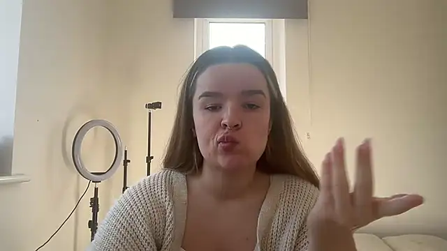 Snapshot of maisiesmithx chatting on 03.18.26 maisiesmithx online show from 03.18.26