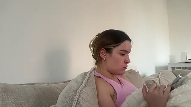 Snapshot of maisiesmithx chatting on 03.20.26 maisiesmithx online show from 03.20.26