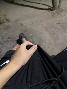 Snapshot of Erick-90 chatting on 02.11.26 Erick-90 online show from 02.11.26