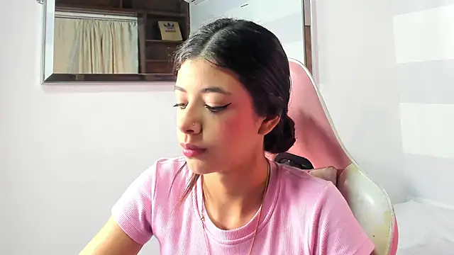 Snapshot of coraltaylor chatting on 12.09.24 coraltaylor online show from 12.09.24